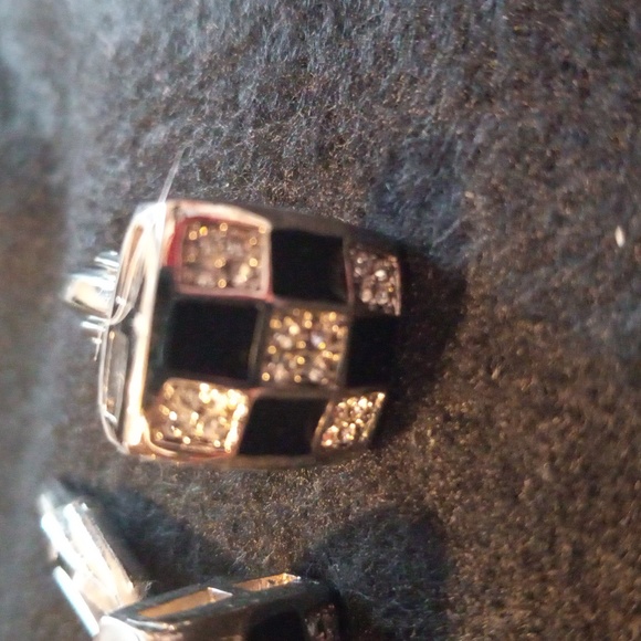 Cufflinks - Picture 2 of 3